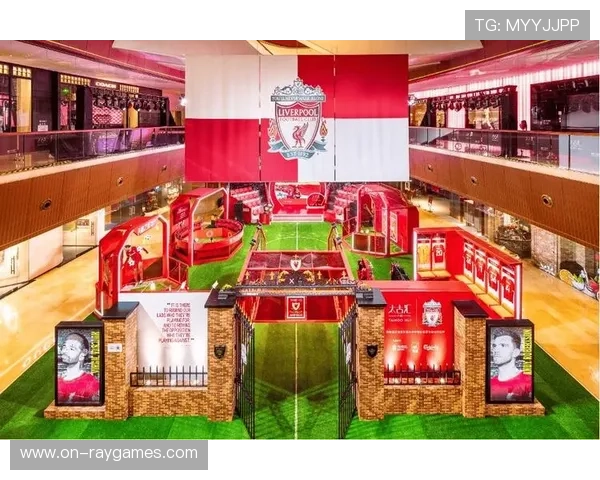 安菲尔德主场氛围狂热，13岁球迷设计获贵宾门票