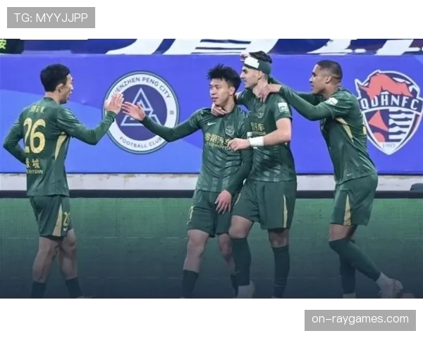 大连英博3-0完胜浙江队豪取三连胜，积分榜紧追第一集团